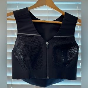 Lululemon enlite hydraffinity vest, Size 6